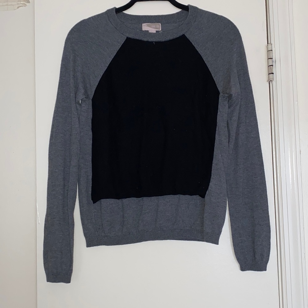Forever 21 Contemporary gray and black sweater